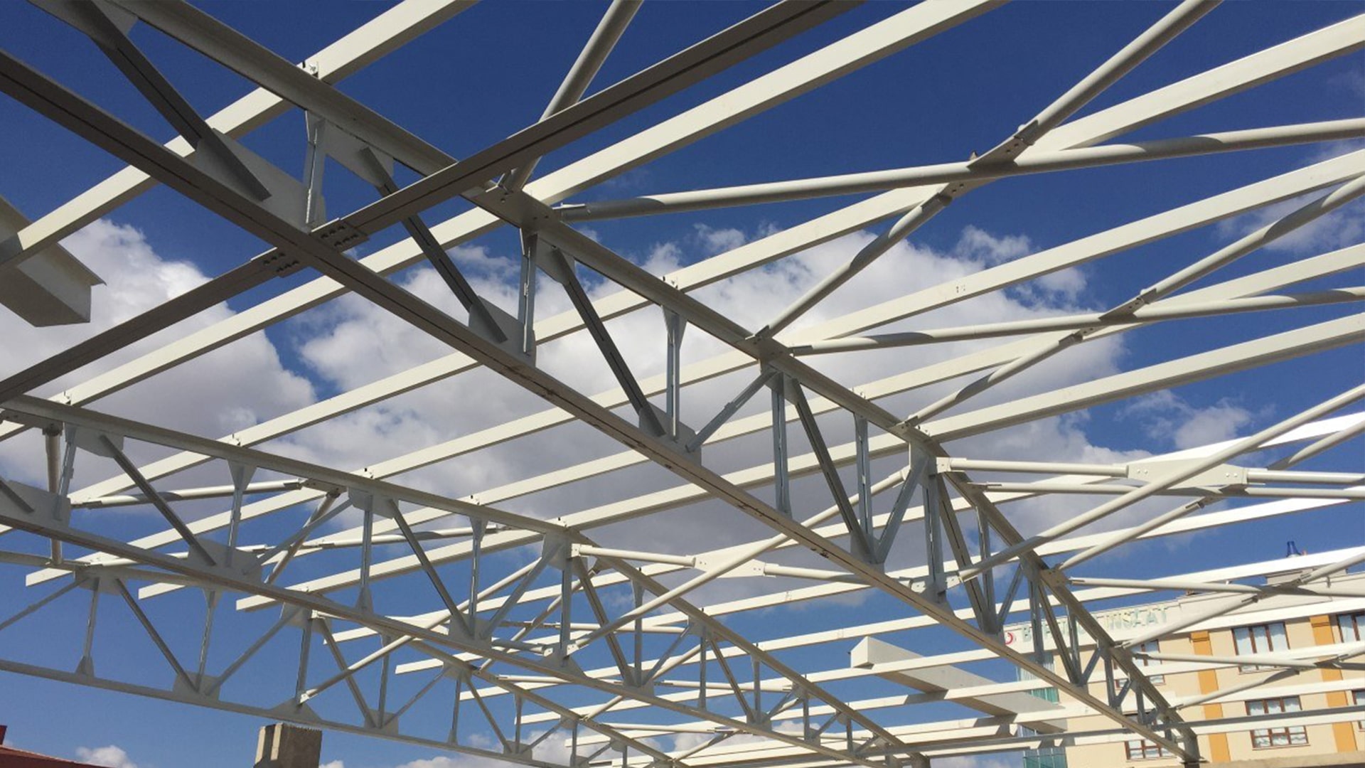 Güçlü ve Dayanıklı: Çelik Fabrikalarının Özellikleri