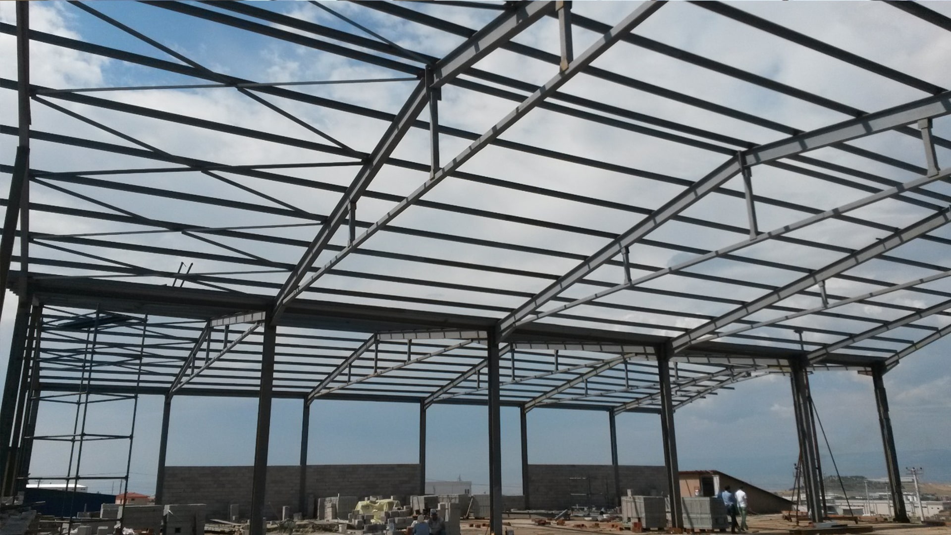 Verimlilikte Lider: Otomasyonlu Çelik Fabrikaları